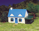 Bachmann / Plasticville Cape Cod House / HO Scale